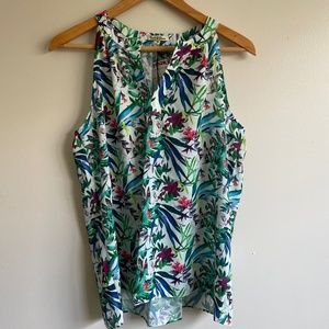 NWT Tropical floral sleeveless blouse Size M Emma & Olivia